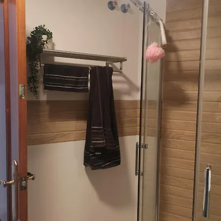 Accommodatie bij particulieren Flat With Balcony Ac Direct Bus To Sleeps 7 Málaga