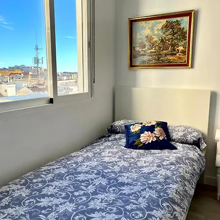 Flat With Balcony Ac Direct Bus To Sleeps 7 * Malaga