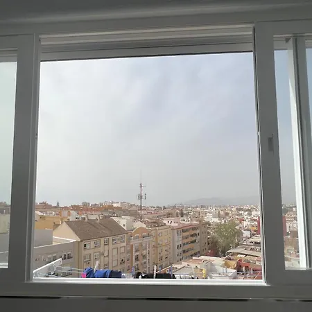 Flat With Balcony Ac Direct Bus To Sleeps 7 *