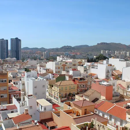 Flat With Balcony Ac Direct Bus To Sleeps 7 Accommodatie bij particulieren *