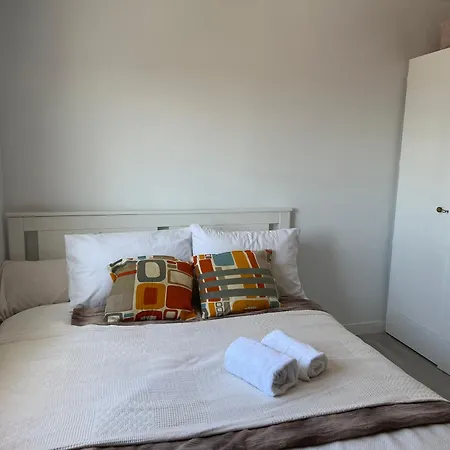 Flat With Balcony Ac Direct Bus To Sleeps 7 * Malaga